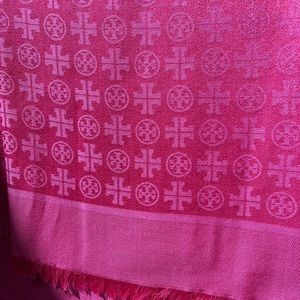Tory Burch Monogrammed Jacquard Traveler Scarf NWOT